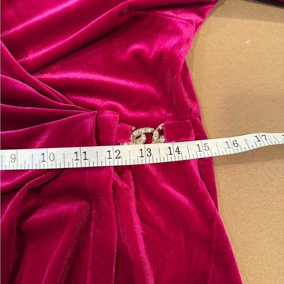 Anne Klein NWT Magenta Velvet Wrap Dress - Size 6 - Picture 9 of 11